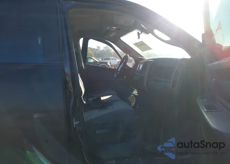 2018 Ram 1500 Express 4X4 5'7 Box z USA, uszkodzony, nr VIN 1C6RR7KG7JS222225